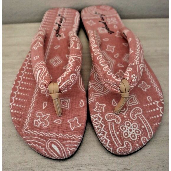 Free People Women's Sz 41 US 10-11 Pink & White Es Verdra Cotton Thong Sandals - Picture 3 of 16